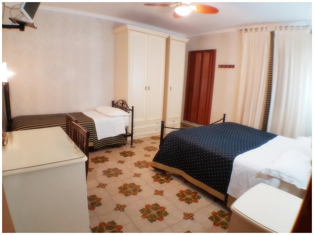 Hotel Pisani Таранто Екстер'єр фото